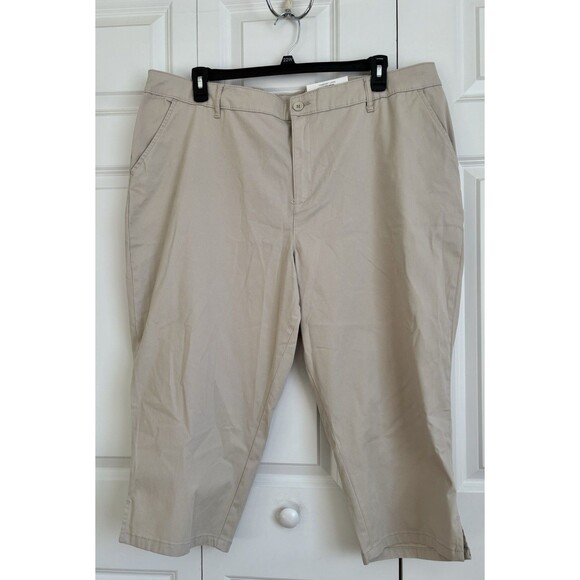 STYLE & CO. WOMEN'S CAPRI STRAIGHT LEG PLUS SIZE 22W COMFORT WAIST MID RISE KHAK - Picture 2 of 8